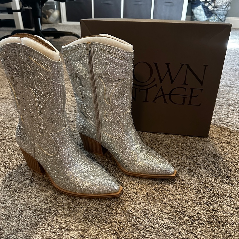 Crown Vintage Starry Boots